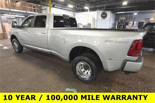2026 RAM 3500 Laramie Crew Cab 4x4 8' Box