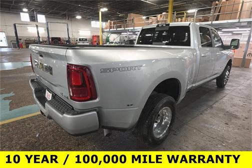 2026 RAM 3500 Laramie Crew Cab 4x4 8' Box
