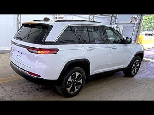 Bright White Clearcoat 2022 Jeep Grand Cherokee 4xe Base