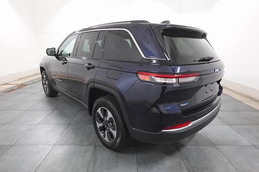 2022 Jeep Grand Cherokee 4xe Base
