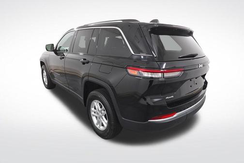 2022 Jeep Grand Cherokee Laredo