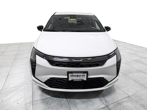 White 2027 Chrysler Pacifica L