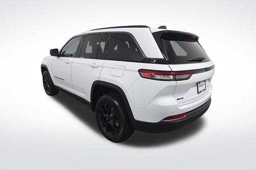 2026 Jeep Grand Cherokee Altitude