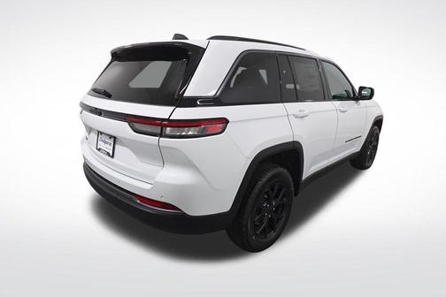 2026 Jeep Grand Cherokee Altitude