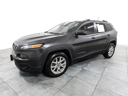 Granite Crystal Metallic Clearcoat 2016 Jeep Cherokee Latitude