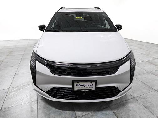 White 2027 Chrysler Pacifica Limited