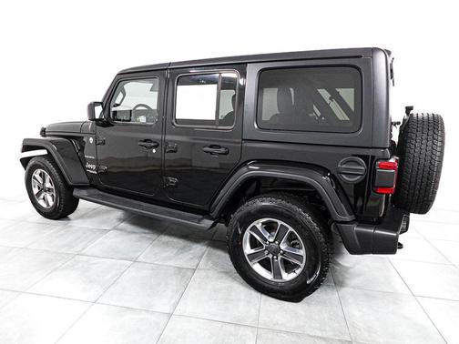 Black Clearcoat 2021 Jeep Wrangler Unlimited Sahara