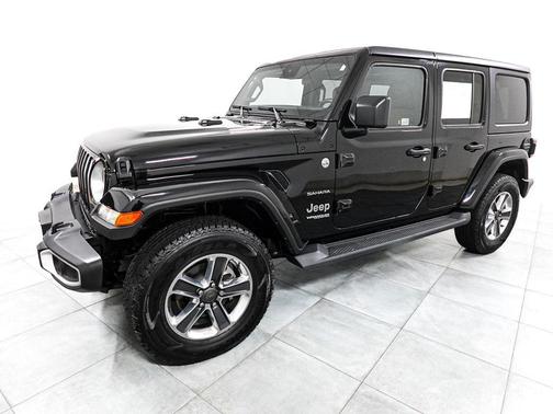Black Clearcoat 2021 Jeep Wrangler Unlimited Sahara