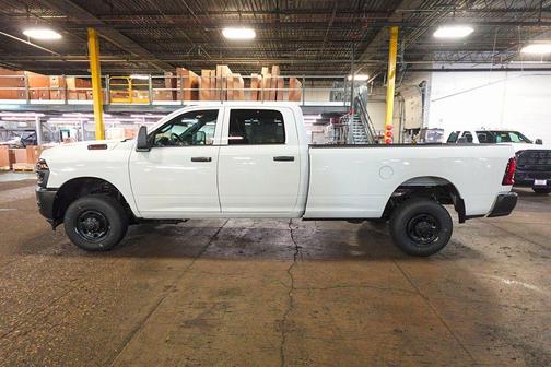 2026 RAM 2500 Tradesman Crew Cab 4x4 8' Box