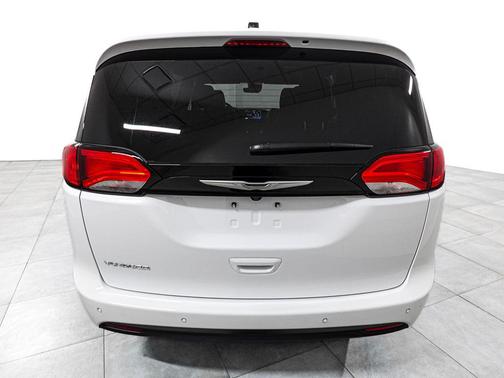 Bright White Clearcoat 2026 Chrysler Voyager LX
