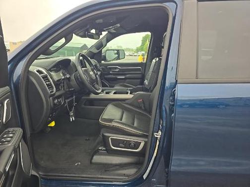 Patriot Blue Pearlcoat 2023 RAM 1500 Laramie