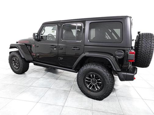 Black Clearcoat 2026 Jeep Wrangler Rubicon