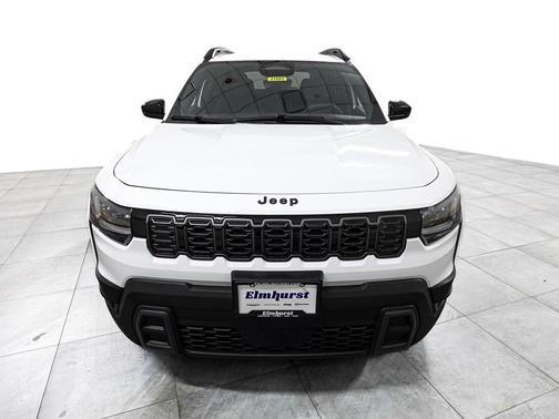 Bright White Clearcoat 2026 Jeep Cherokee Laredo