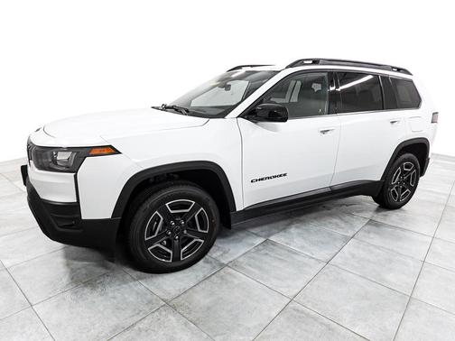 Bright White Clearcoat 2026 Jeep Cherokee Laredo