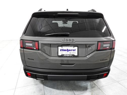 Sting-Gray Clearcoat 2026 Jeep Cherokee Laredo