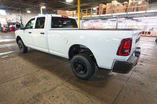 2026 RAM 2500 Tradesman Crew Cab 4x4 8' Box