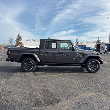 2021 Jeep Gladiator Sport