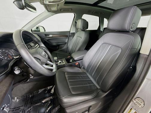Florett Silver Metallic 2023 Audi Q5 45 S line Premium