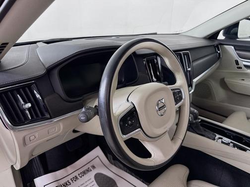 2018 Volvo V90 Cross Country T6