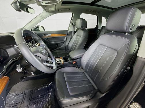 2023 Audi Q5 45 S line Premium Plus