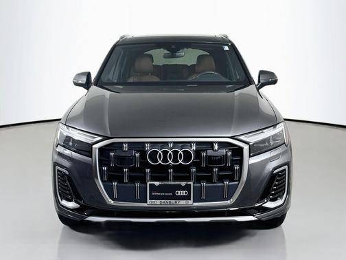 Samurai Gray Metallic 2025 Audi Q7 55 Premium Plus