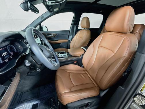 Samurai Gray Metallic 2025 Audi Q7 55 Premium Plus