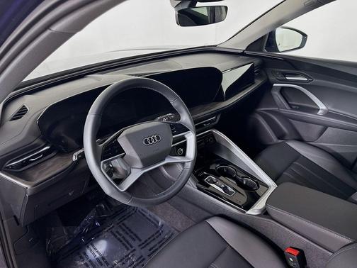 2025 Audi Q5 Premium TFSI quattro S tronic