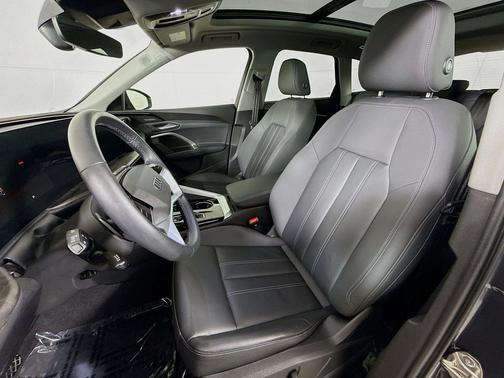 Tambora Gray Metallic 2025 Audi Q5 Premium Plus TFSI quattro S tronic