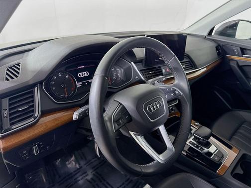 2023 Audi Q5 40 Premium
