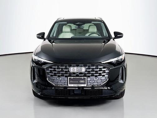 Mythos Black Metallic 2025 Audi Q5 Premium TFSI quattro S tronic