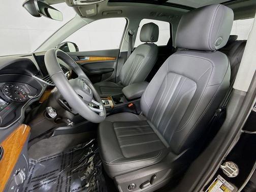 2023 Audi Q5 45 S line Premium