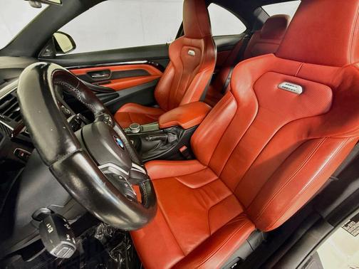 Alpine White 2017 BMW M4 Base