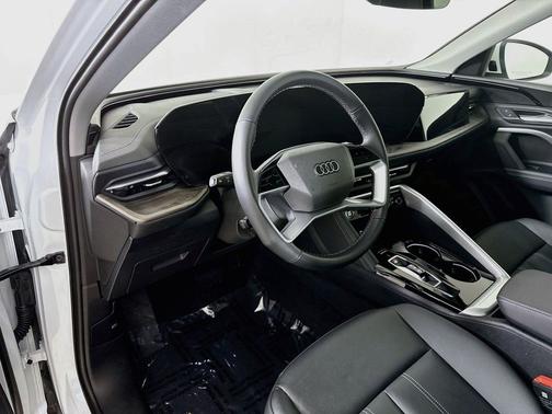 Glacier White Metallic 2025 Audi Q5 Sportback 2.0T Premium