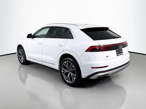 2025 Audi Q8 55 Premium Plus