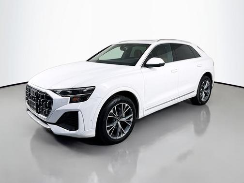 2025 Audi Q8 55 Premium Plus