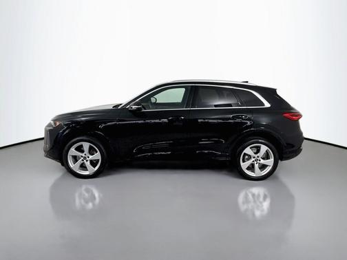 Mythos Black Metallic 2025 Audi Q5 2.0T Premium Plus