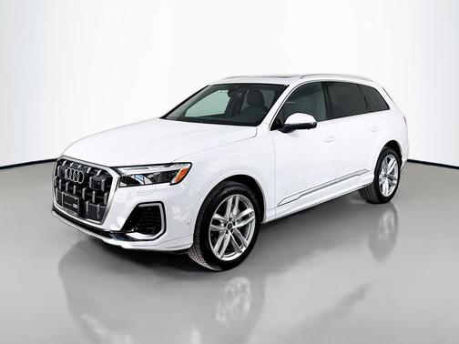 2025 Audi Q7 55 Premium Plus