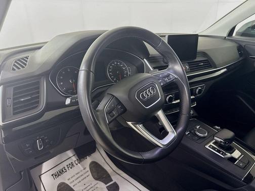 Green Metallic/SDS 2018 Audi Q5 2.0T Tech Premium