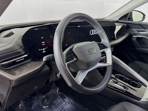 2025 Audi Q5 Premium TFSI quattro S tronic