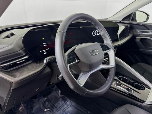 2025 Audi Q5 Premium TFSI quattro S tronic