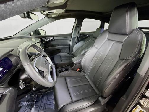 2022 Audi e-tron Premium Plus