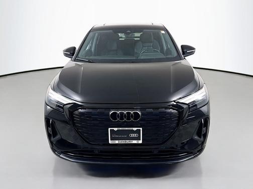 2022 Audi e-tron Premium Plus