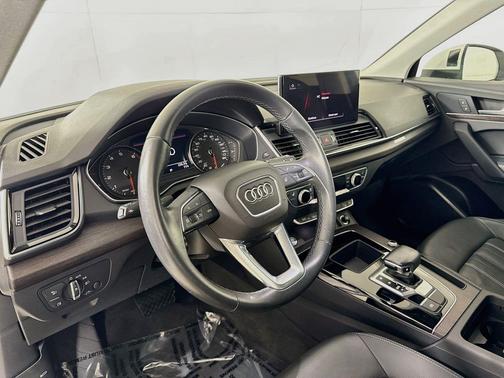 Ibis White 2021 Audi Q5 45 Premium