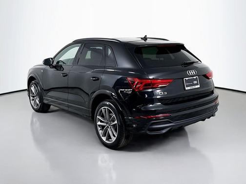 2025 Audi Q3 Premium 45 TFSI S line quattro Tiptronic