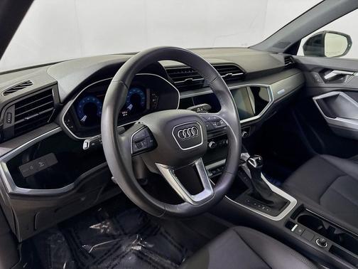 2022 Audi Q3 45 S line Premium Plus
