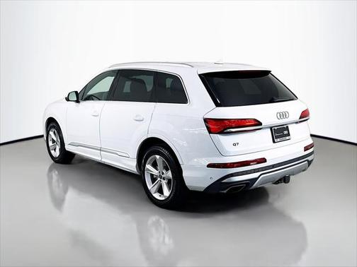2025 Audi Q7 Premium 45 TFSI quattro Tiptronic