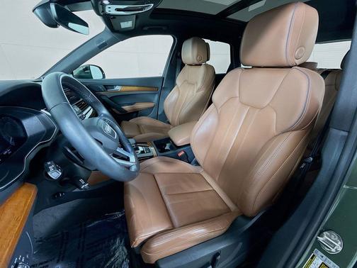District Green Metallic 2023 Audi Q5 e 55 S line Premium Plus