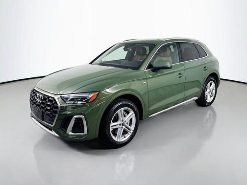 District Green Metallic 2023 Audi Q5 e 55 S line Premium Plus