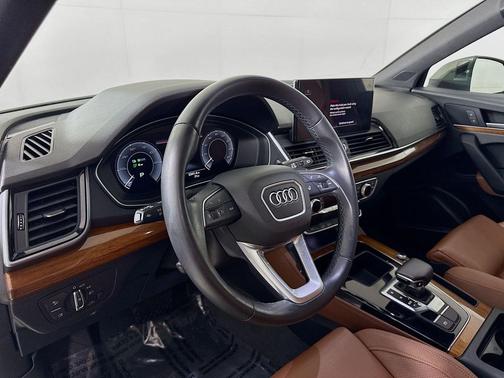 District Green Metallic 2023 Audi Q5 e 55 S line Premium Plus