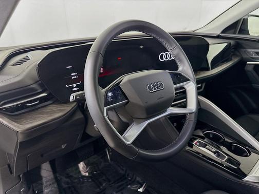 Mythos Black Metallic 2025 Audi Q5 Premium TFSI quattro S tronic